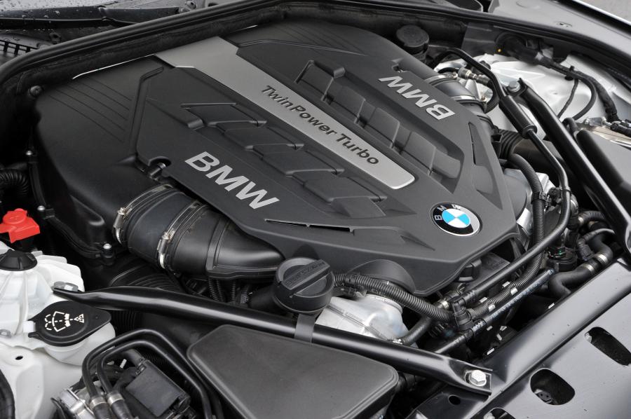  BMW 750iL 2013 года  (фото 23 из 96)